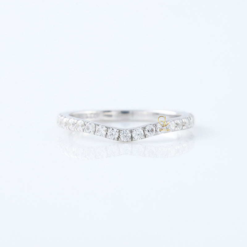 Round Cut Lab Grown Diamond Matching Curved Wedding Ring