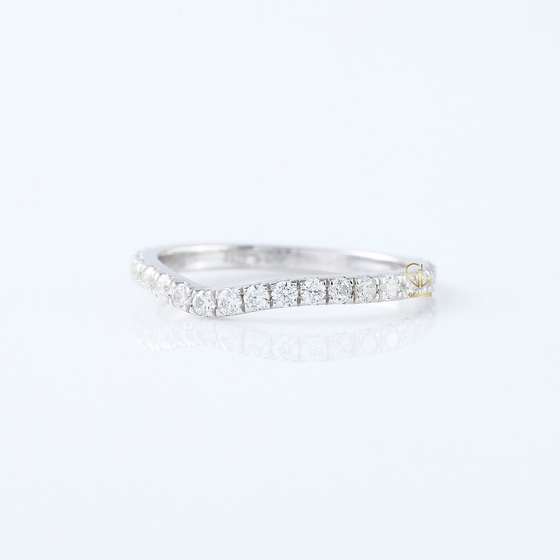 Round Cut Lab Grown Diamond Matching Curved Wedding Ring