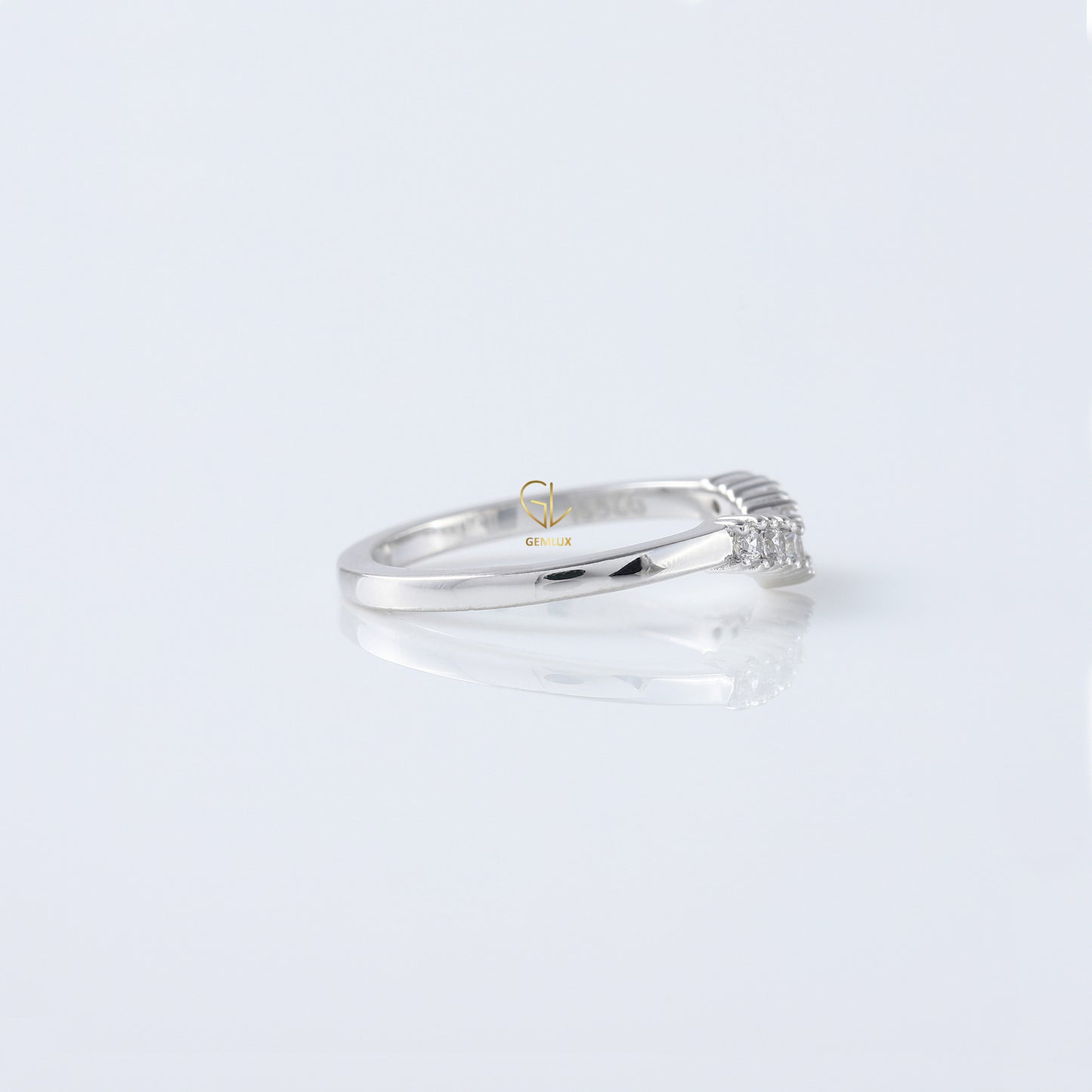 Seven Stone Round Cut Lab Grown Curved Wedding Ring