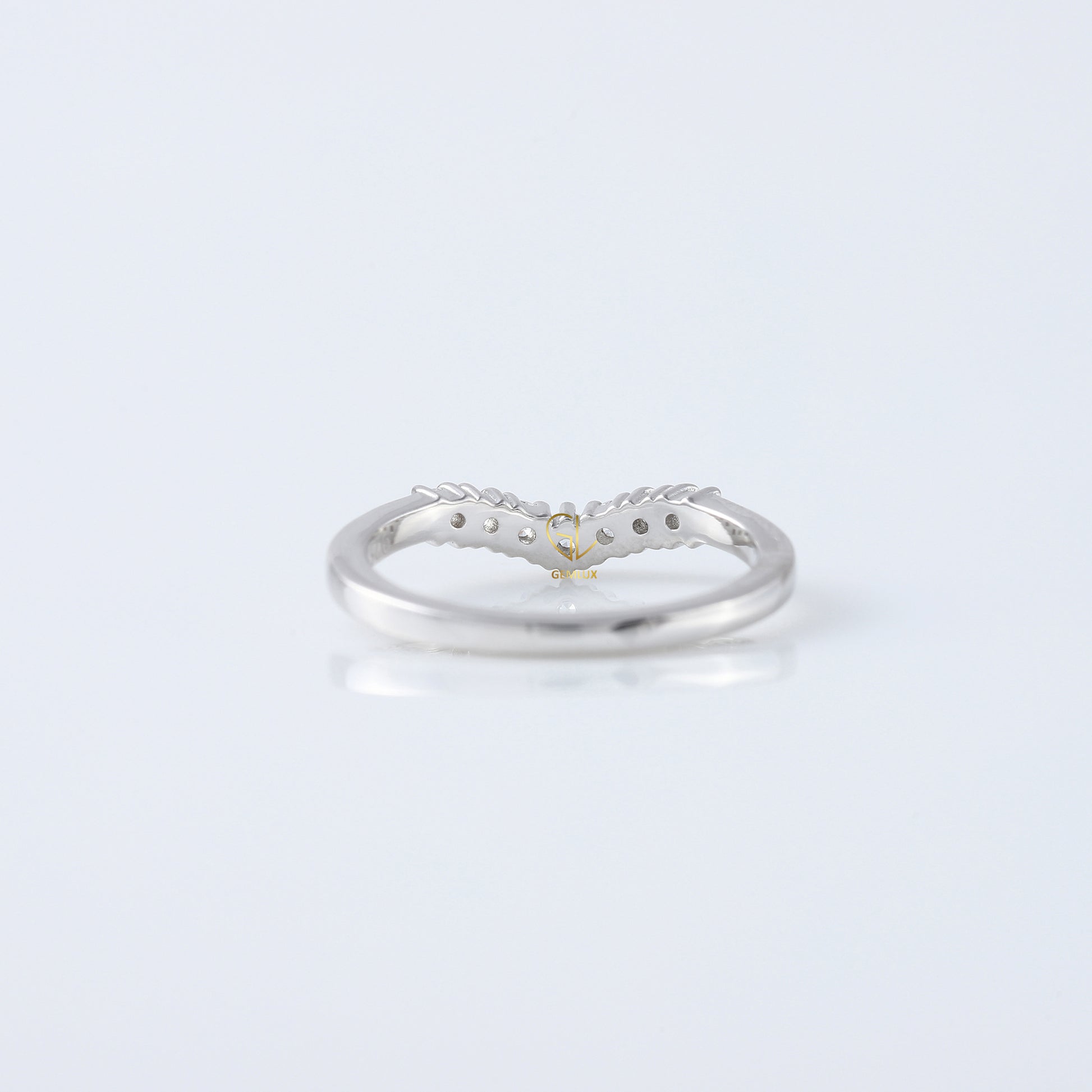 Seven Stone Round Cut Lab Grown Curved Wedding Ring